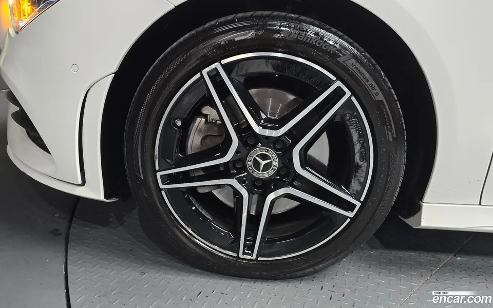 Mercedes-Benz CLA-Class CLA250 4MATIC 2022 — миниатюра 5