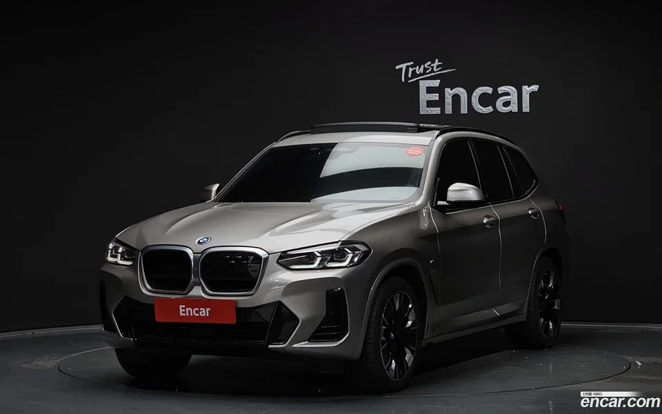 BMW iX3 M 2022 — фото 1, купить с доставкой в Москву