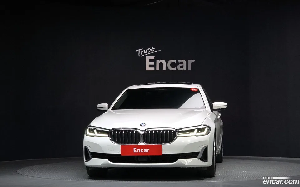 BMW 5 Series 520i 2023 — миниатюра 3