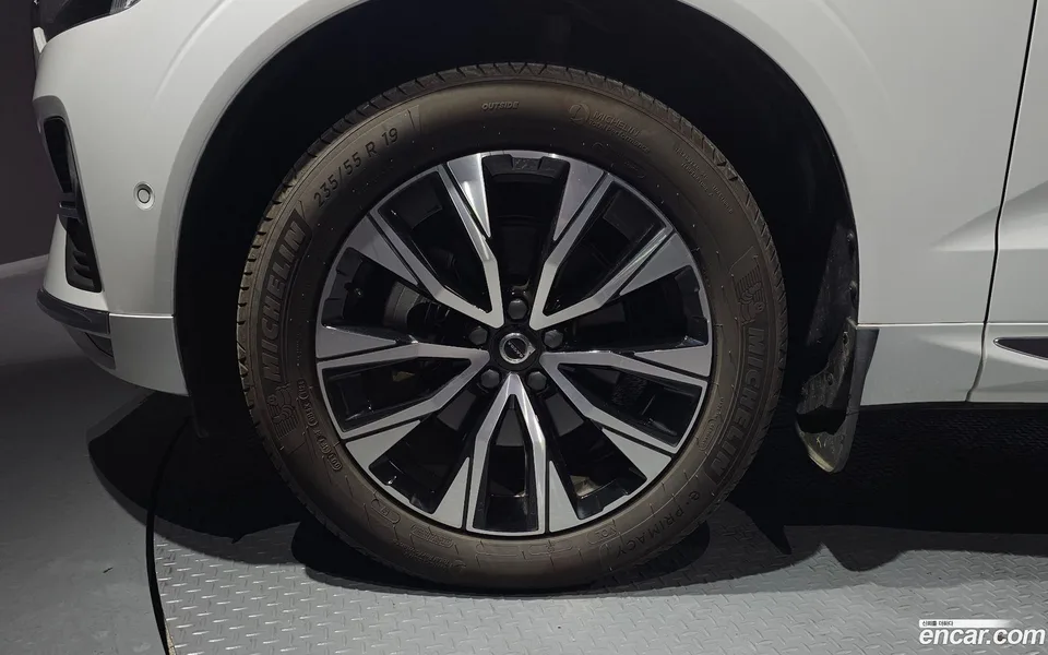 Volvo XC60 B5 2024 — миниатюра 2