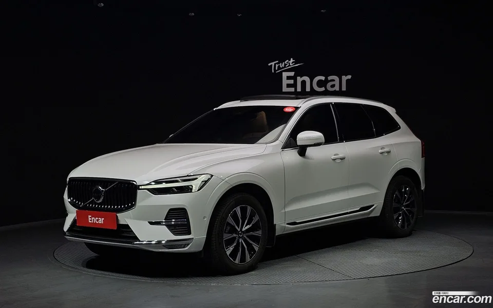 Volvo XC60 B5 2024 — фото 1, купить с доставкой в Москву