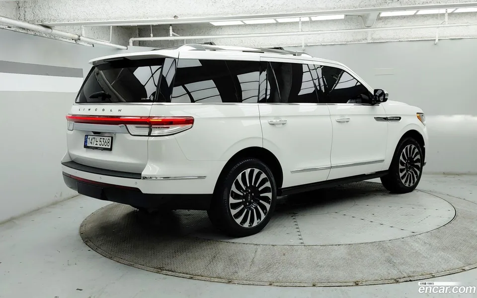 Lincoln Navigator 3.5L 2023 — миниатюра 4