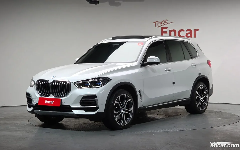 BMW X5 xDrive 30d xLine 2022 — фото 1, купить с доставкой в Москву