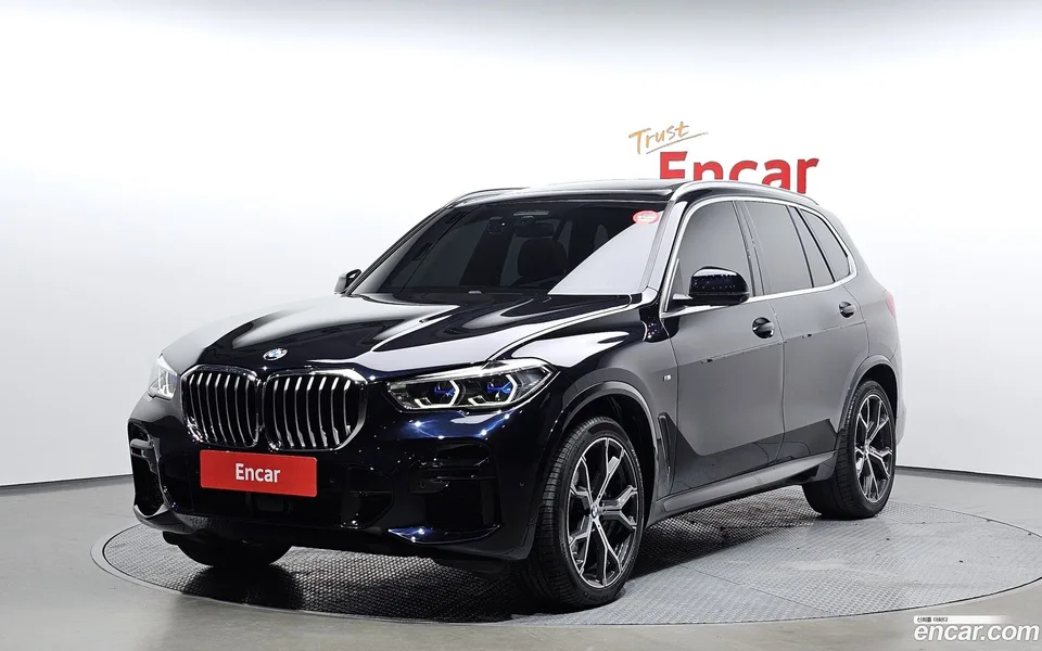 BMW X5 xDrive 30d M 2022 — фото 1, купить с доставкой в Москву
