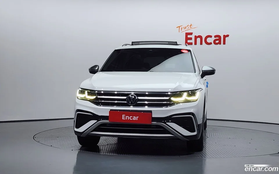 Volkswagen Tiguan Allspace 2.0 TSI 2022 — миниатюра 3