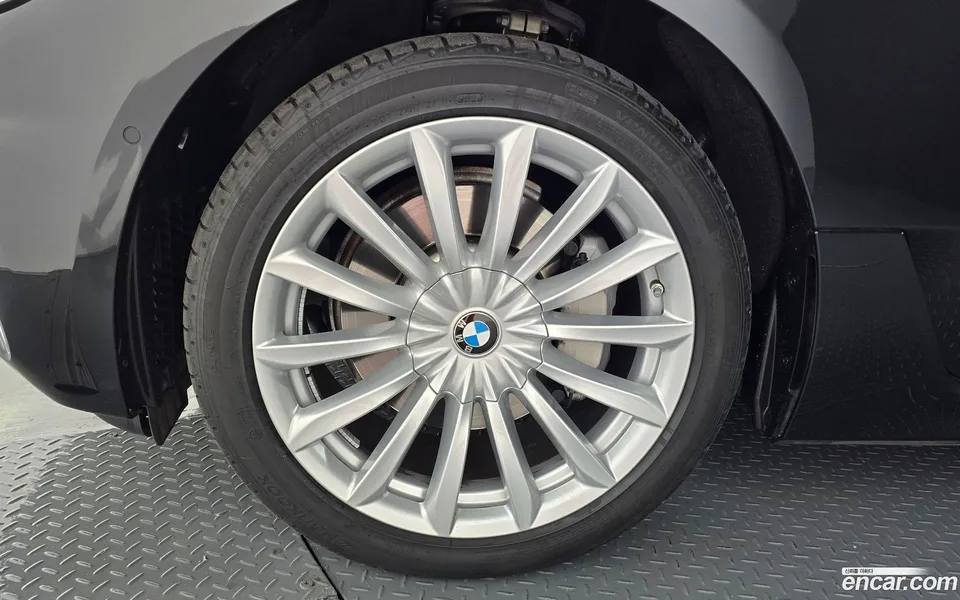 BMW 6 Series GT 630i xDrive 2024 — миниатюра 2