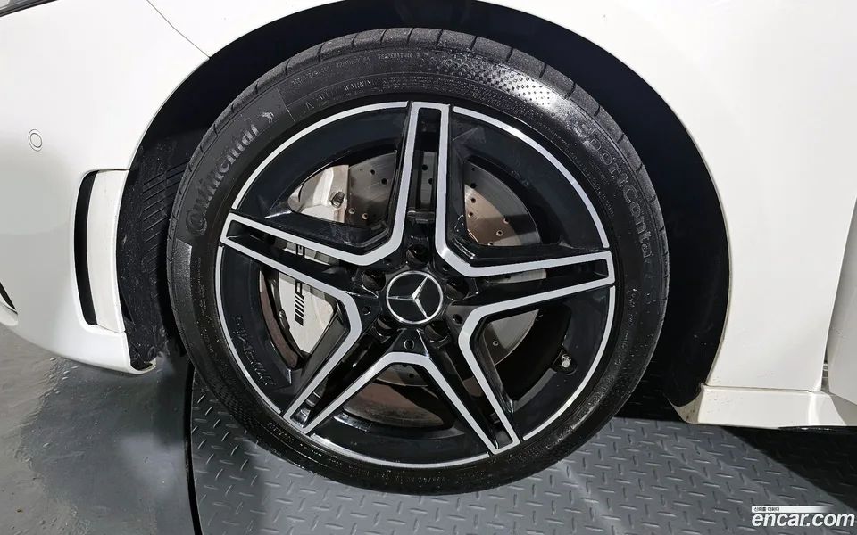 Mercedes-Benz A-Class AMG A35 4MATIC 2022 — миниатюра 2