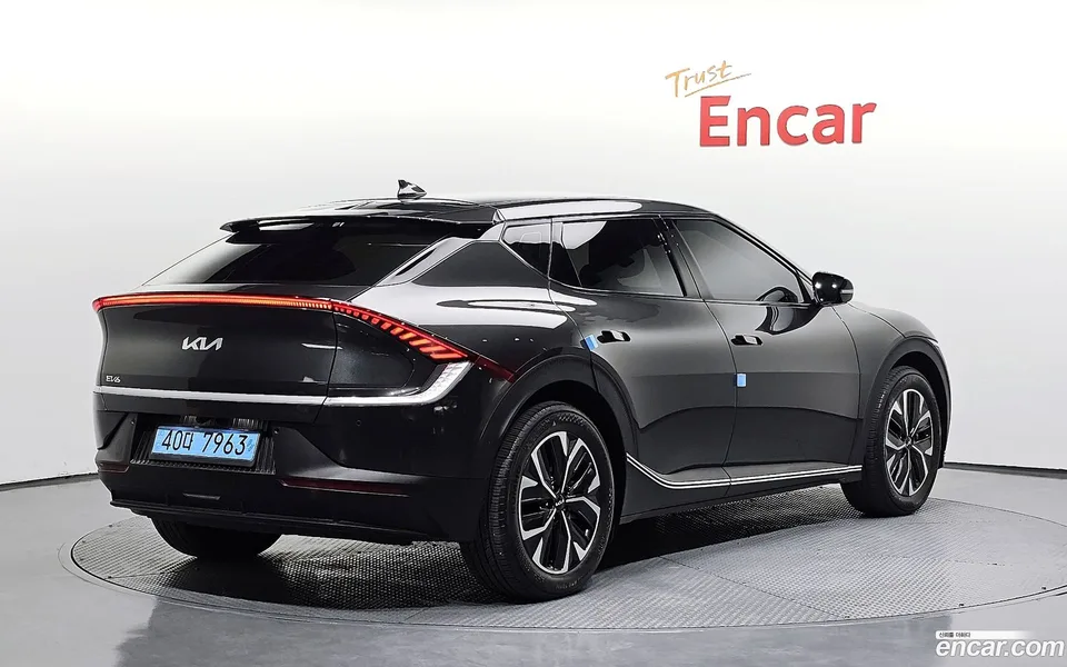 Kia EV6 4WD 2022 — миниатюра 2