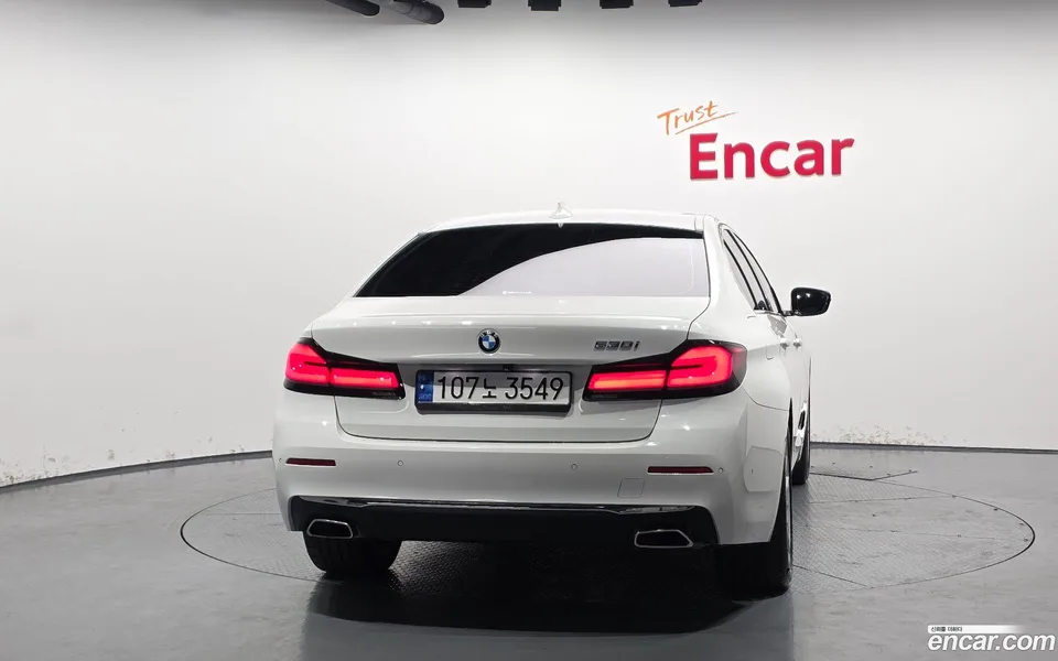 BMW 5 Series 530i 2022 — миниатюра 4