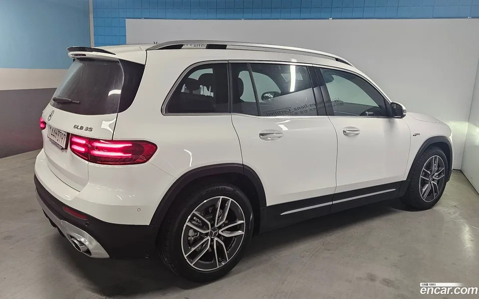 Mercedes-Benz GLB-Class AMG GLB35 4MATIC 2025 — миниатюра 3