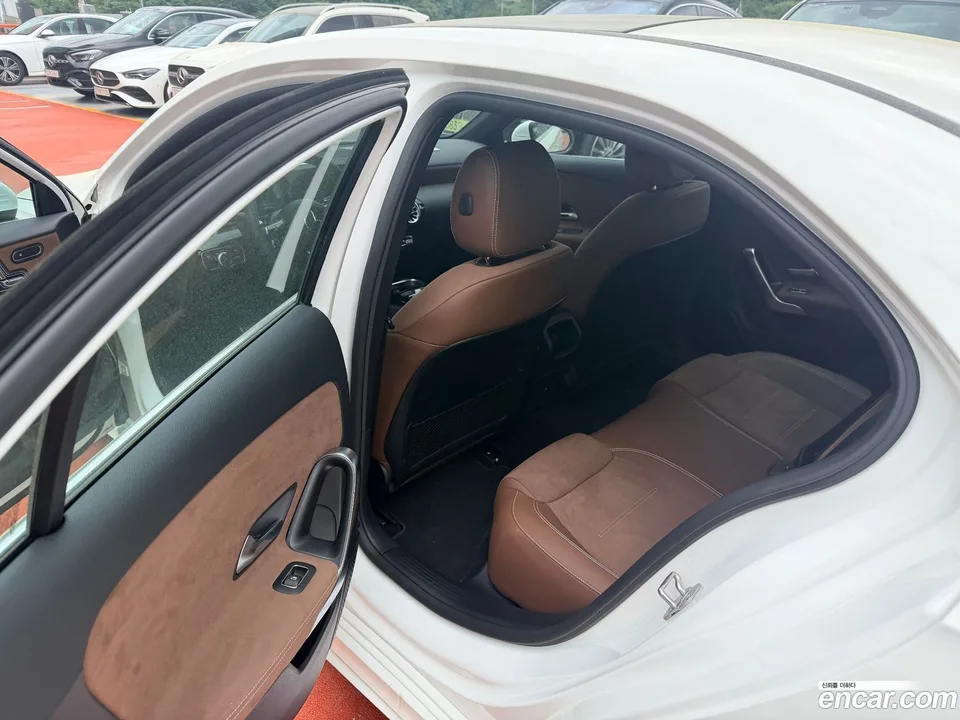 Mercedes-Benz A-Class AMG A35 S AMG 4MATIC 2024 — thumbnail 3