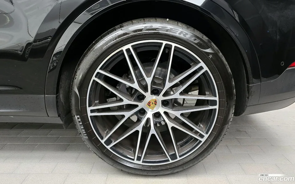 Porsche Cayenne 3.0 2023 — миниатюра 2
