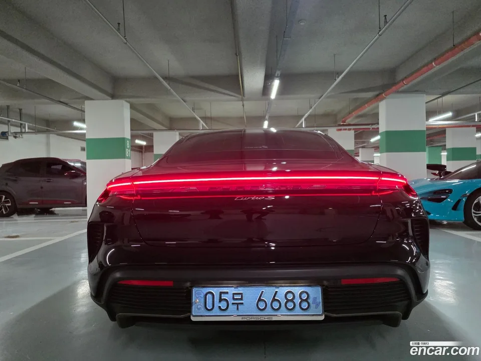 Porsche Taycan S 2025 — миниатюра 4