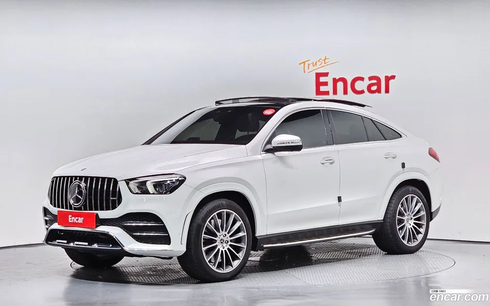 Mercedes-Benz GLE-Class GLE400d 4MATIC 2023 — фото 1, купить с доставкой в Москву