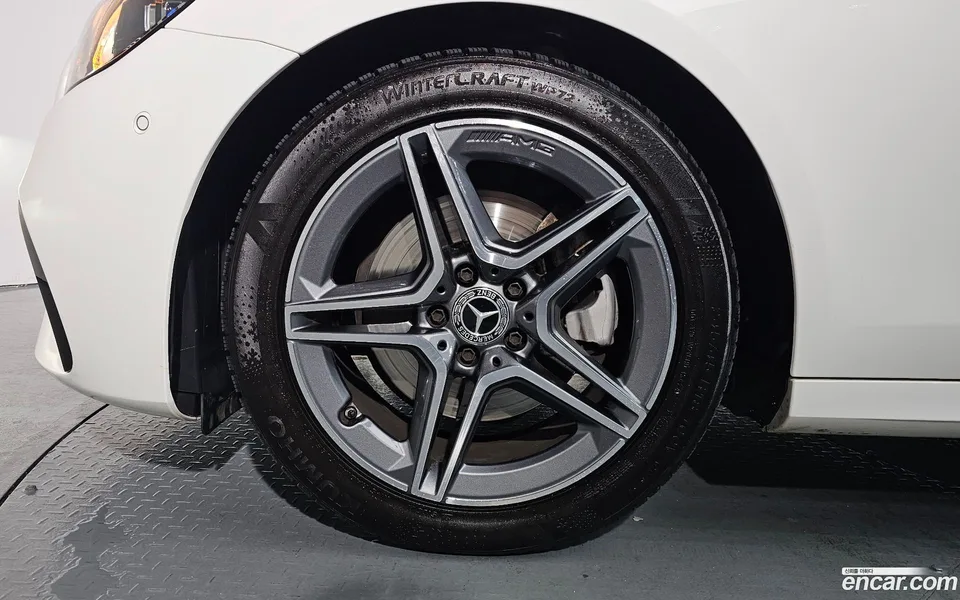 Mercedes-Benz E-Class E250 AMG Line 2023 — миниатюра 5