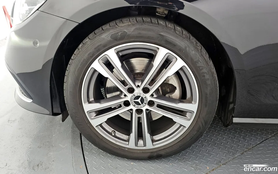 Mercedes-Benz E-Class E250 2023 — миниатюра 5