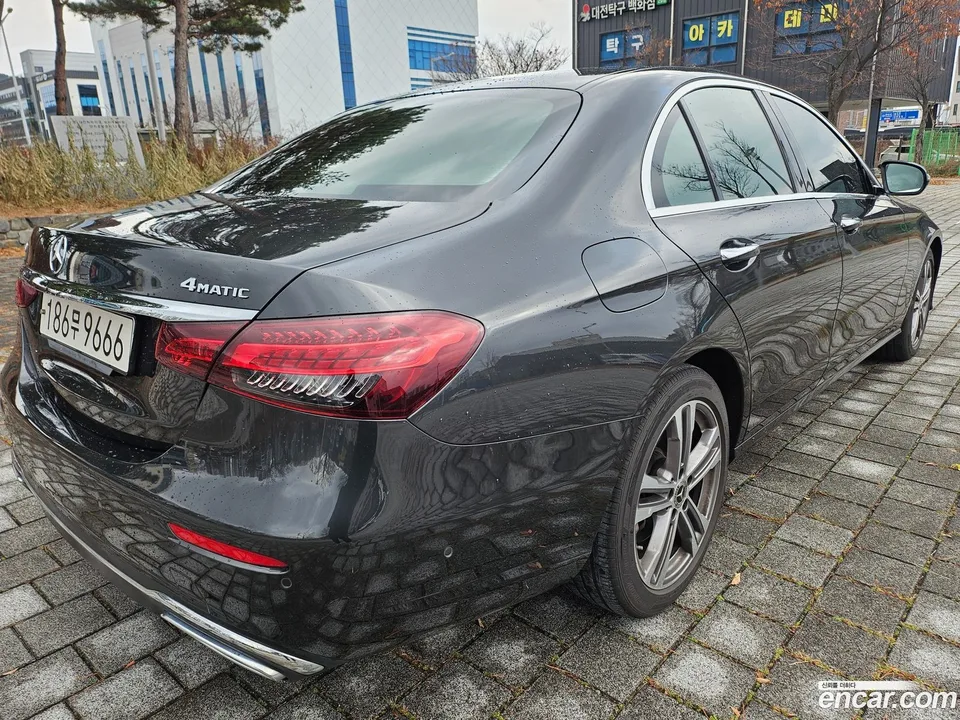 Mercedes-Benz E-Class E350 4MATIC 2022 — миниатюра 2