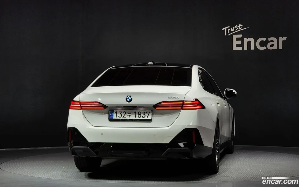 BMW 5 Series 520i M 2024 — миниатюра 4