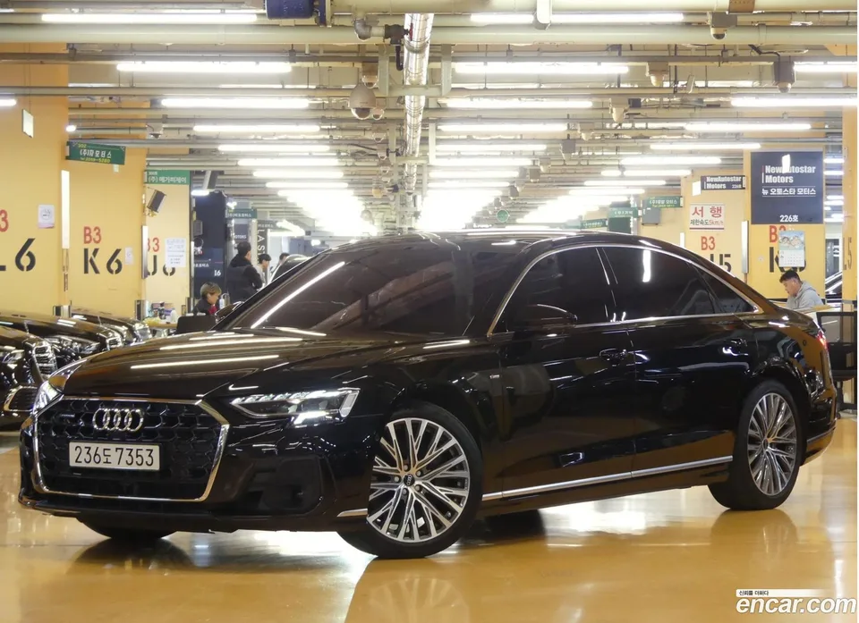 Audi A8 55 TFSI LWB 2022 — фото 1, купить с доставкой в Москву