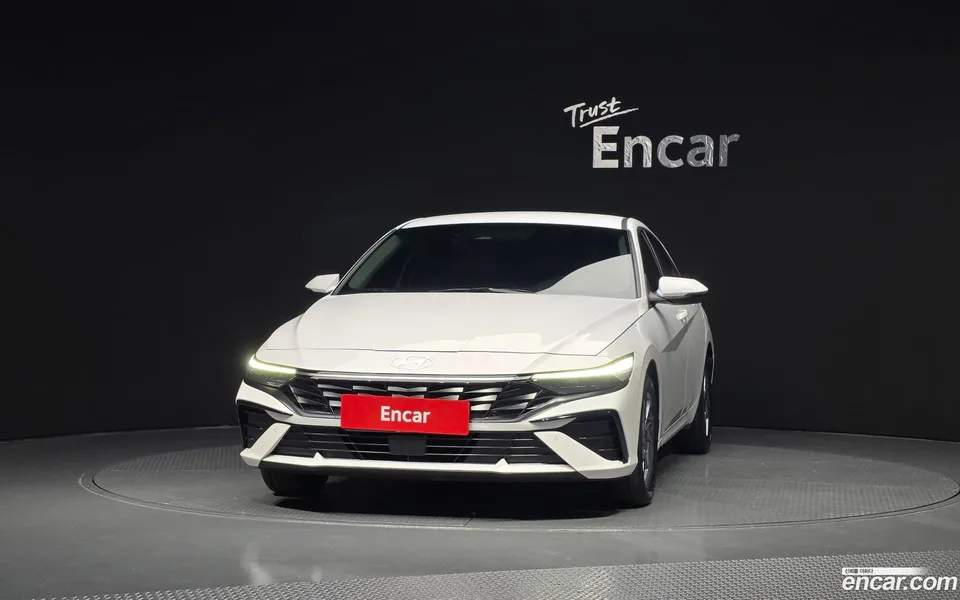 Hyundai Avante CN7 Hybrid 2023 — миниатюра 3