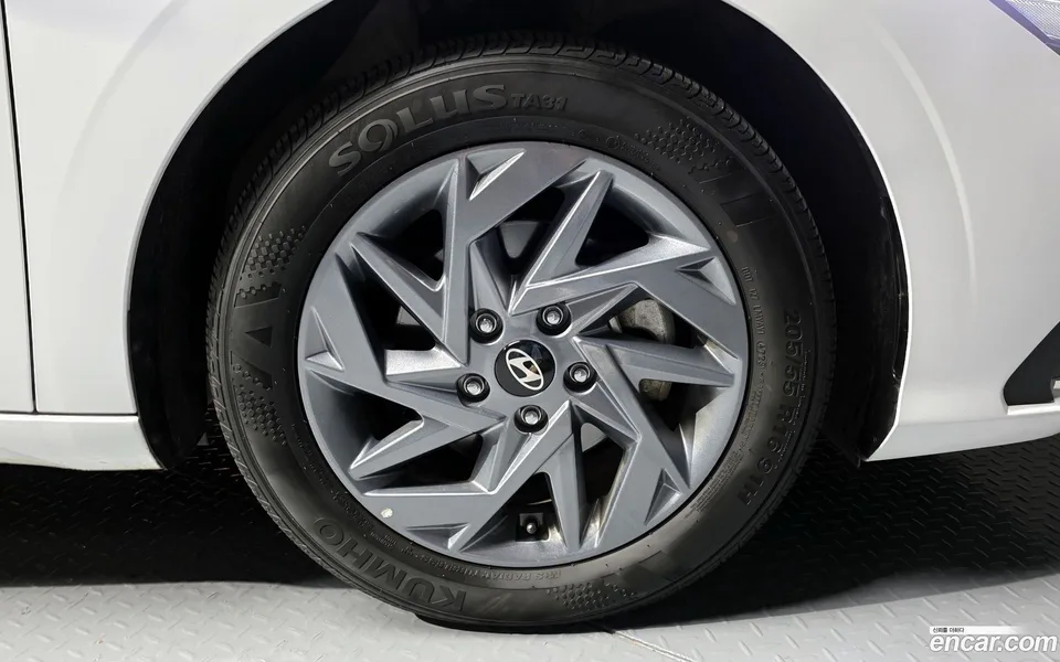 Hyundai Avante CN7 Hybrid 2023 — миниатюра 5