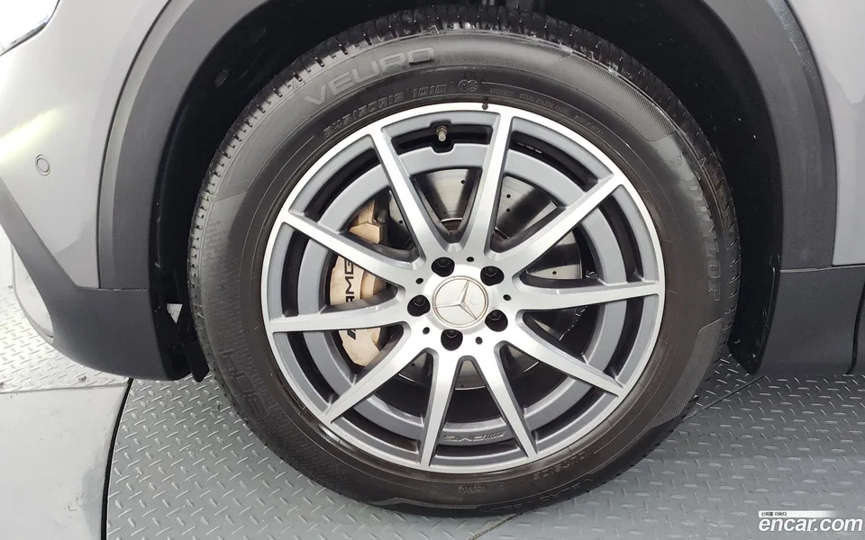 Mercedes-Benz GLB-Class AMG GLB35 4MATIC 2022 — миниатюра 5