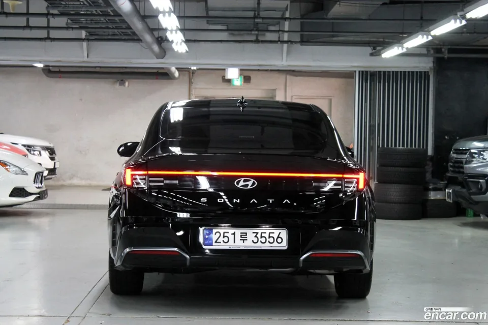 Hyundai Sonata The Edge Hybrid 2023 — миниатюра 2