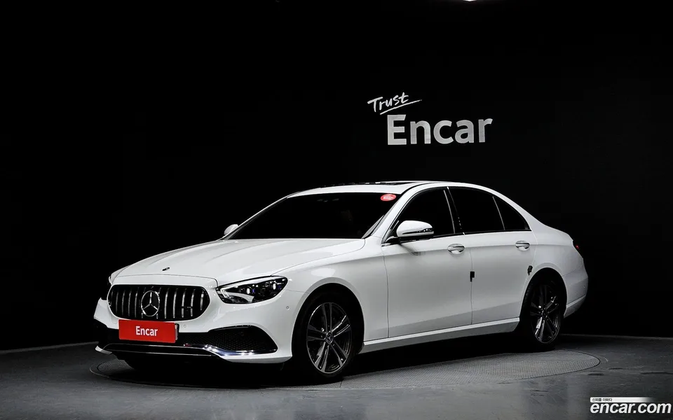 Mercedes-Benz E-Class 2022