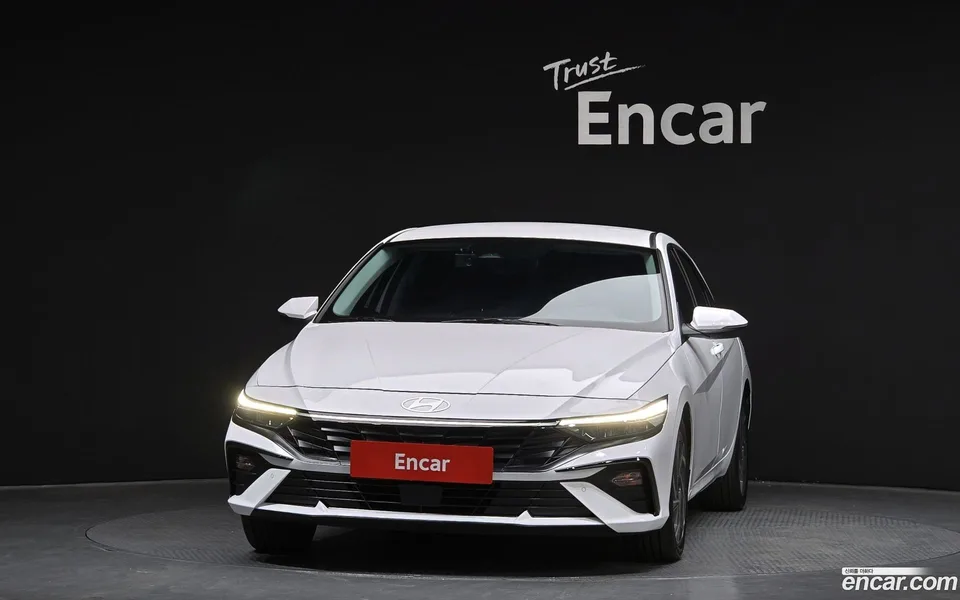 Hyundai Avante CN7 Hybrid 2024 — миниатюра 3