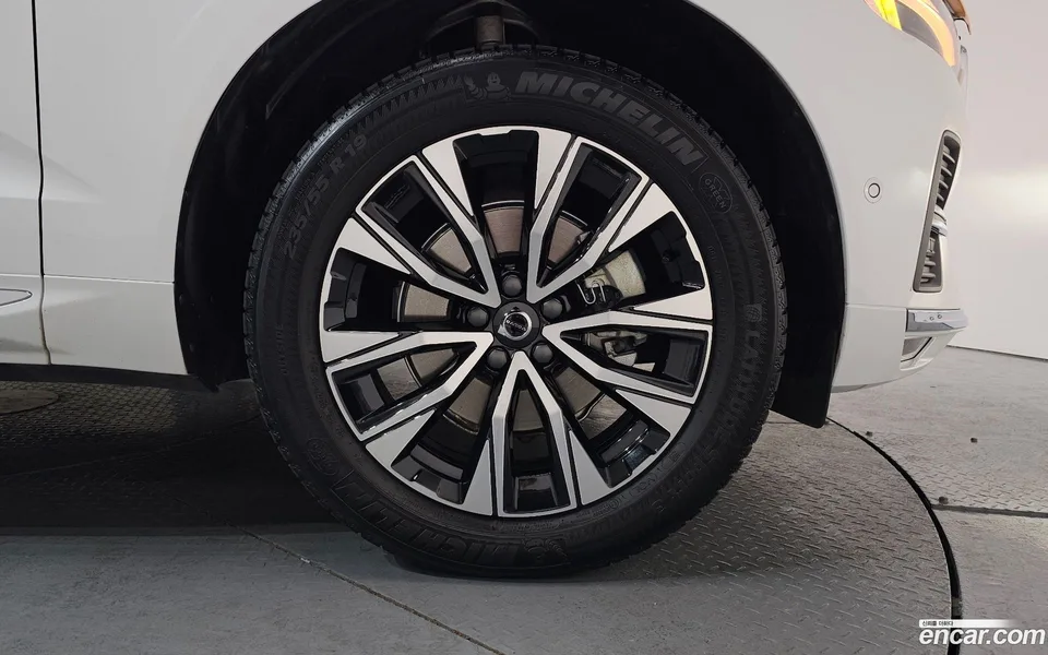 Volvo XC60 B5 2023 — миниатюра 2
