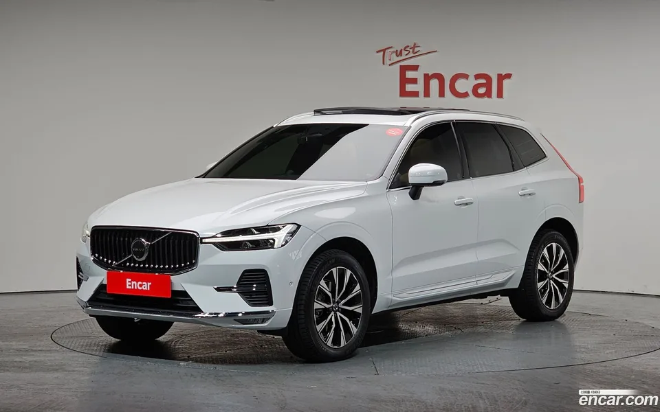 Volvo XC60 B5 2023 — фото 1, купить с доставкой в Москву