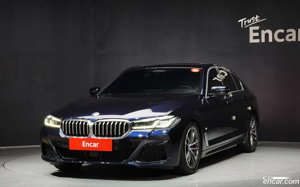BMW 5 Series 520i M 2023 — фото 1, купить с доставкой в Москву
