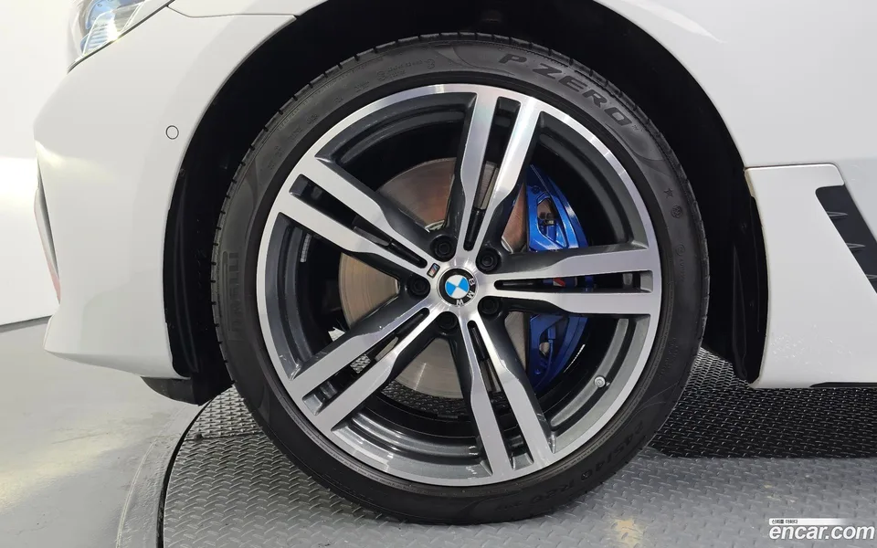 BMW 6 Series GT 630i xDrive M 2024 — миниатюра 5