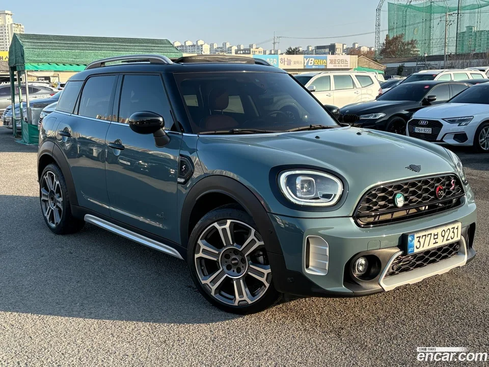 MINI Cooper S Countryman ALL4 2022 — фото 1, купить с доставкой в Москву