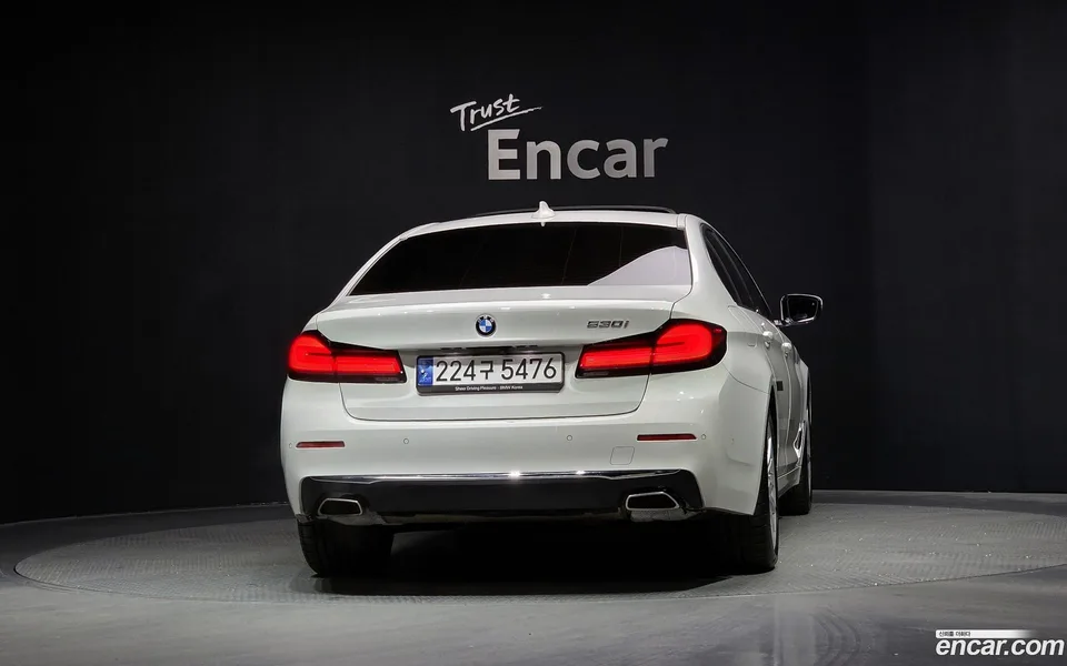 BMW 5 Series 530i 2023 — миниатюра 4