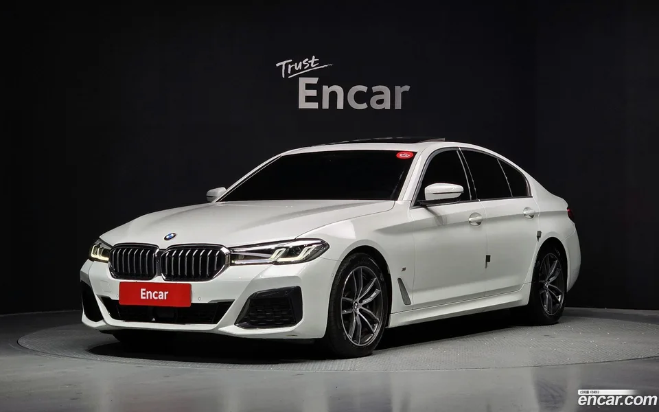 BMW 5 Series 520i M 2023 — фото 1, купить с доставкой в Москву