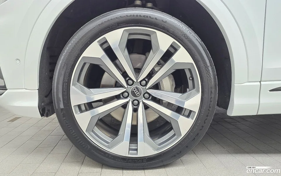 Audi Q8 (4M) 55 TFSI 2023 — миниатюра 2