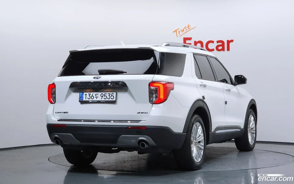 Ford Explorer 2.3 4WD 2023 — миниатюра 2