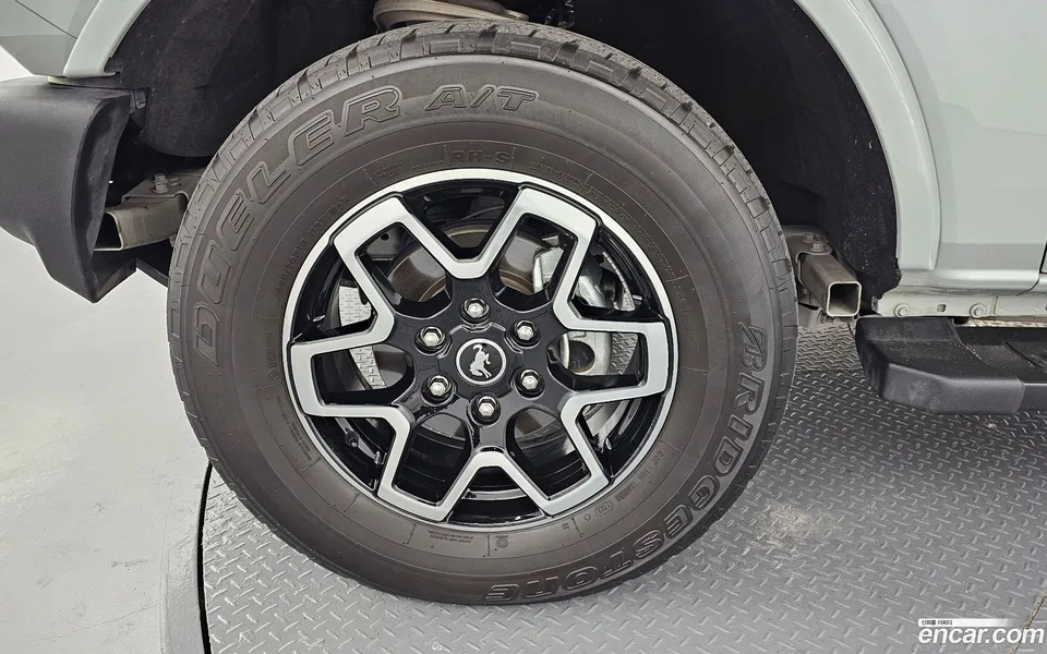 Ford Bronco 2.7 2023 — миниатюра 2