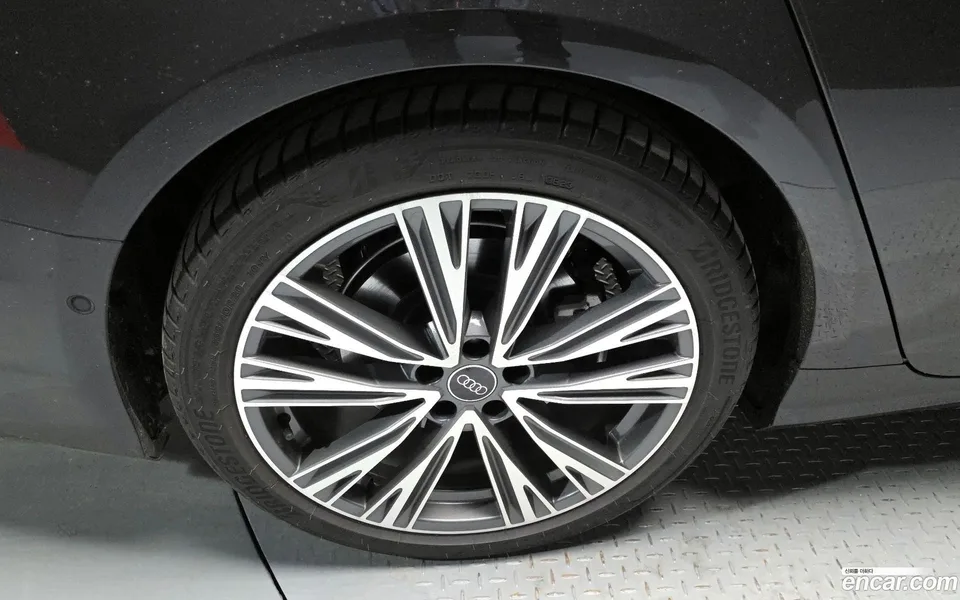 Audi A6 45 TFSI 2024 — миниатюра 5
