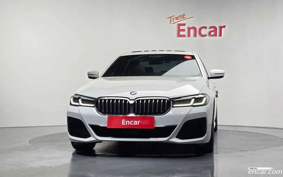 BMW 5 Series 530i M 2022 — миниатюра 3