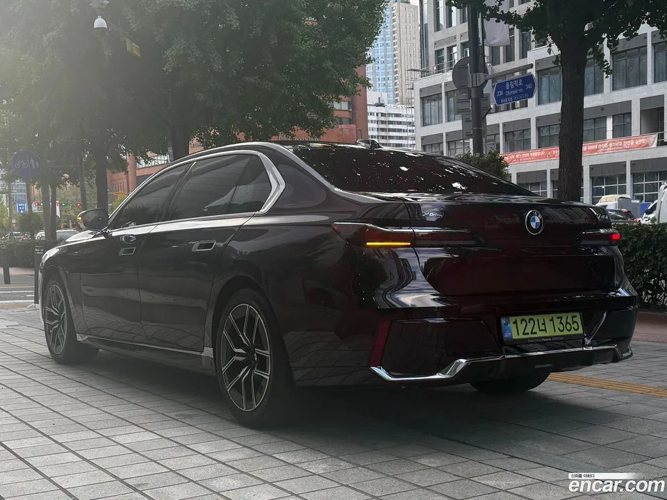 BMW 7 Series 740i xDrive M 2025 — миниатюра 2