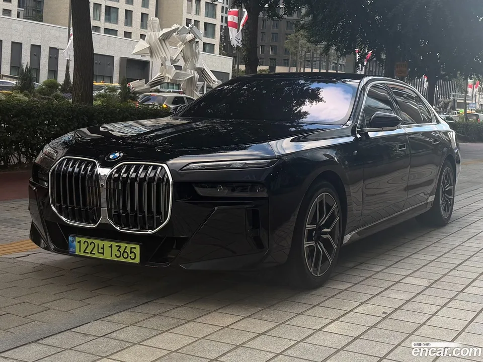 BMW 7 Series 740i xDrive M 2025 — миниатюра 3