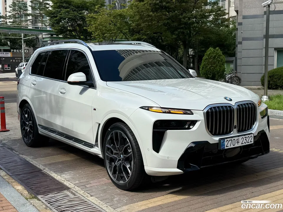 BMW X7 xDrive 40i M 6 2025 — миниатюра 3