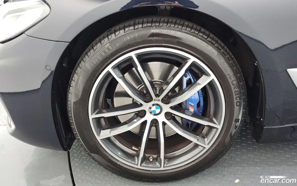 BMW 5 Series 520i M 2022 — миниатюра 5