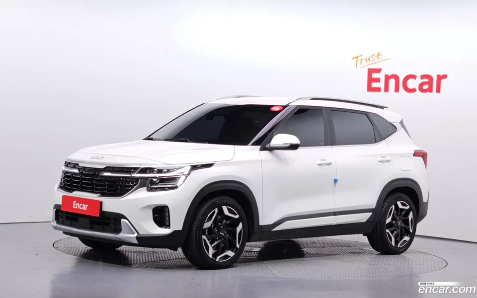 Kia Seltos 1.6 2WD 2023 — фото 1, купить с доставкой в Москву