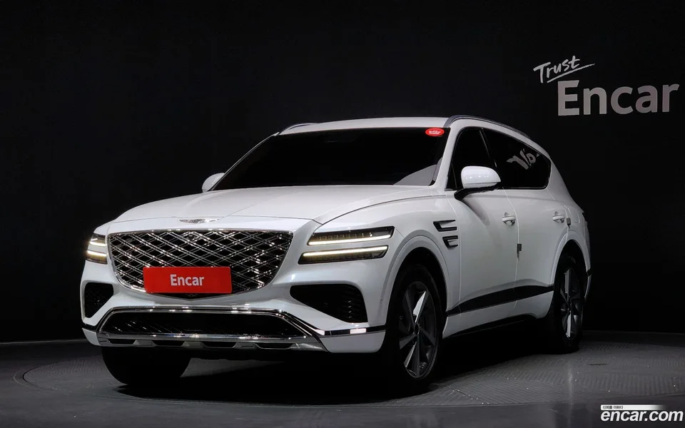 Genesis GV80 2.5T AWD 2023 — фото 1, купить с доставкой в Москву