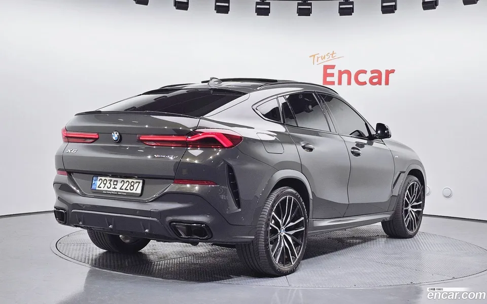 BMW X6 xDrive40d M 2023 — миниатюра 2