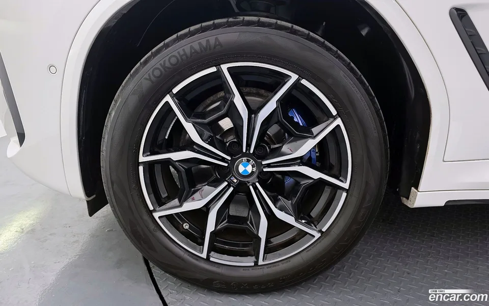 BMW X4 xDrive20i M 2022 — миниатюра 2