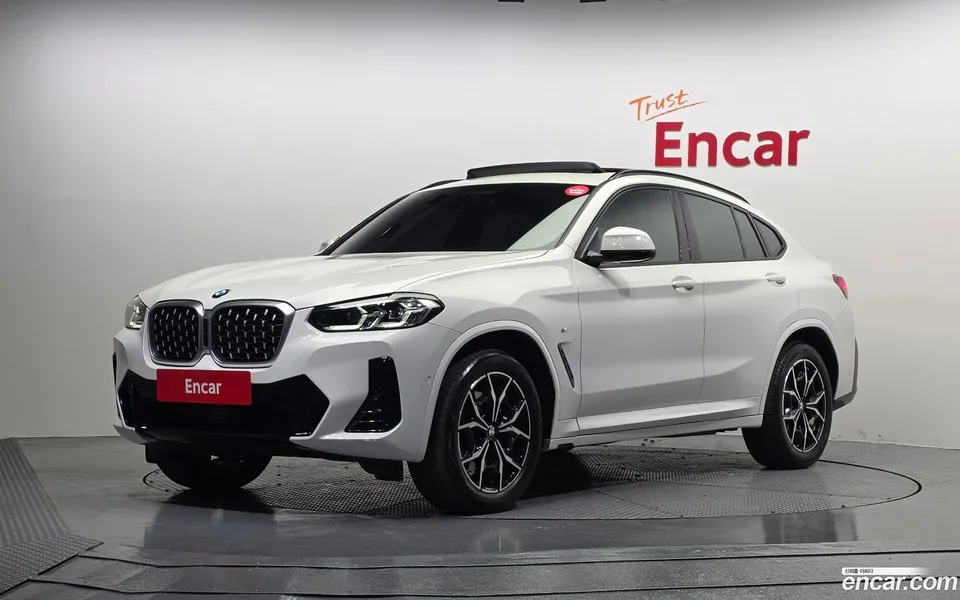 BMW X4 xDrive20i M 2022 — фото 1, купить с доставкой в Москву